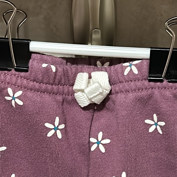 Carter’s 6 months sweat suit. - Picture 4 of 8